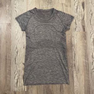 Lululemon Gray Swiftly Tech Shortsleeved Shirt Size 8